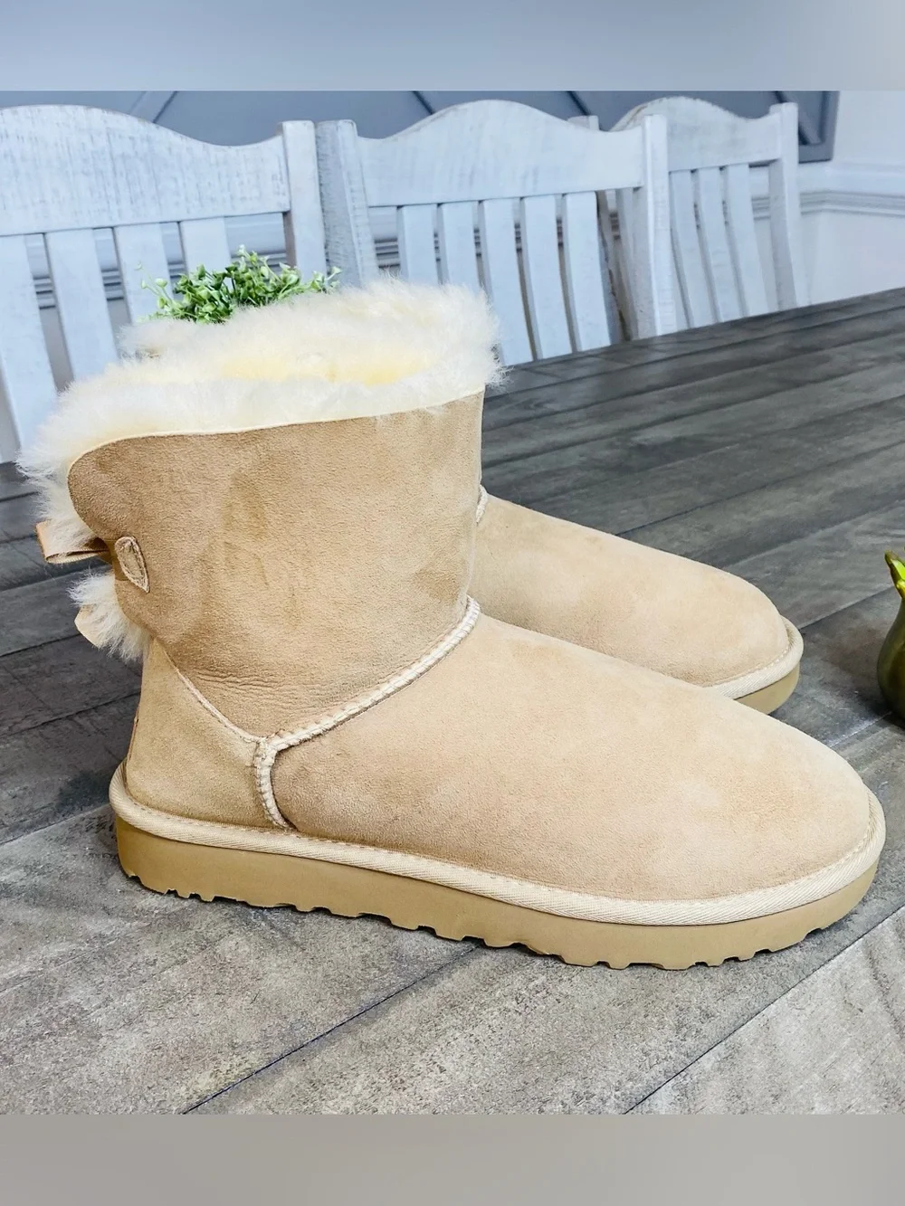 UGG Women’s Mini Bailey Bow II Boots Suede Sheepskin Tan Beige Size 10